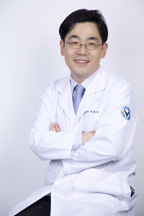 크기변환_20151216_보도자료사진_관절센터 이준오 과장.jpg
